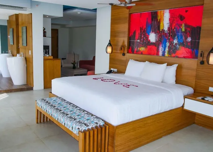 Azura Beach Resort (Adults Only)