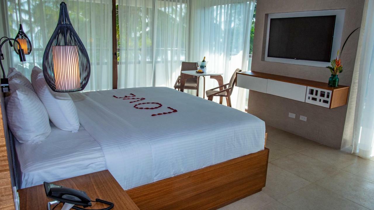 Azura (adults Only) Sámara