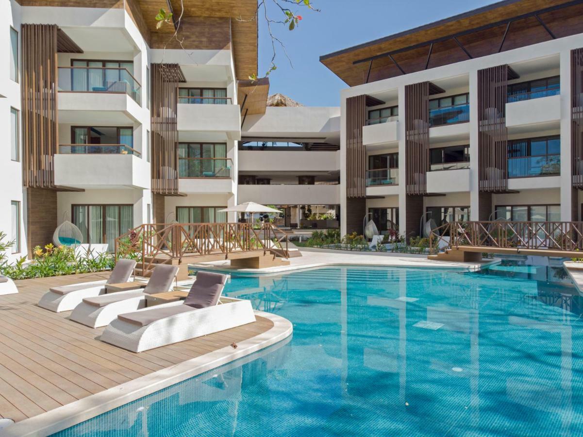 Azura (adults Only) 5*